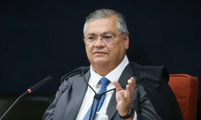 Dino determina aceleração de auditoria de emendas ao SUS